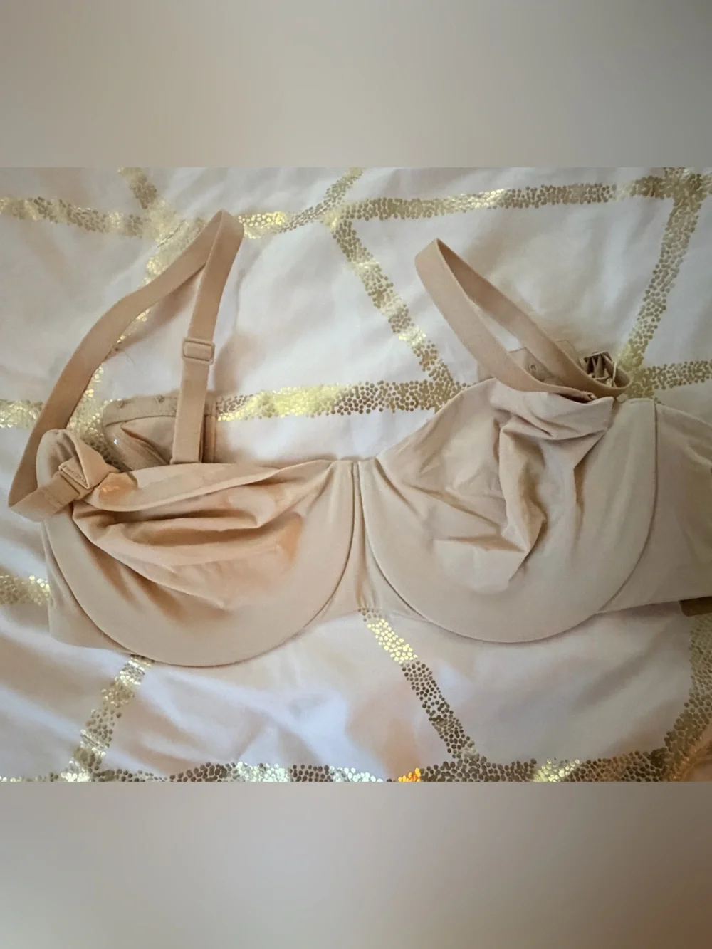 SKIMS Strapless Smooth Bra in Nude Beige - Picture 4 of 5